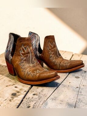 Ariat Darlin Dixon Chimayo Western Boot Women Bootie Limited Edition 6.5